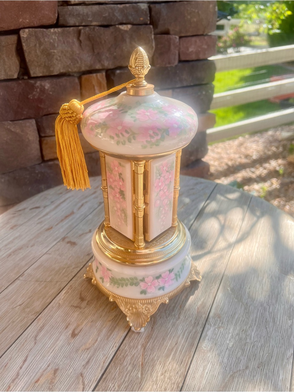 VNTG San Francisco Music Box Co. Reuge Swiss Movement Rotating Perfume carousel